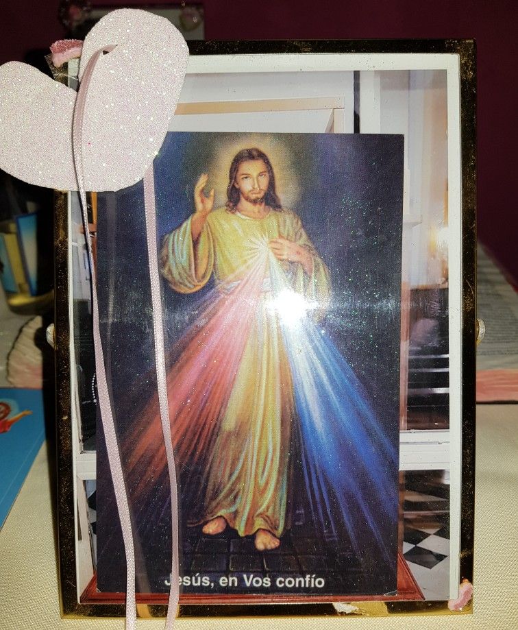 Divina Misericordia - La Divina Misericordia Es Insondable E Inagotable Como Jesus 1